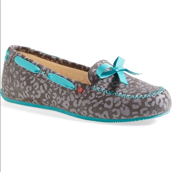 grey ugg moccasins